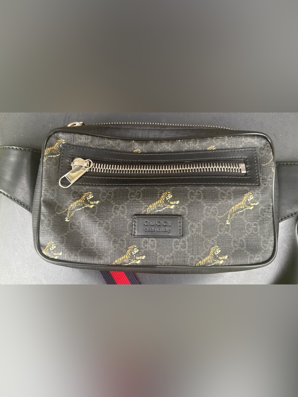 Authentic Gucci GG Supreme Tiger Belt Bag
